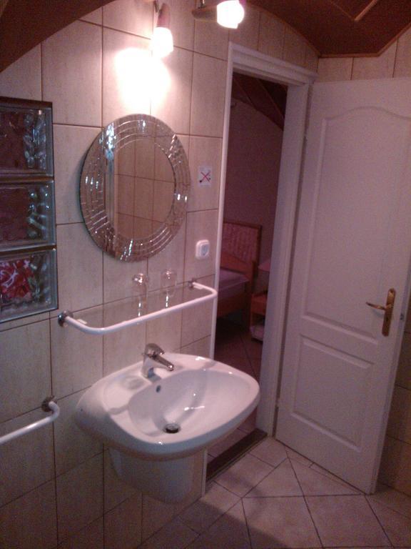 Nautilus Etterem Es Panzio Hotel Dabas Room photo
